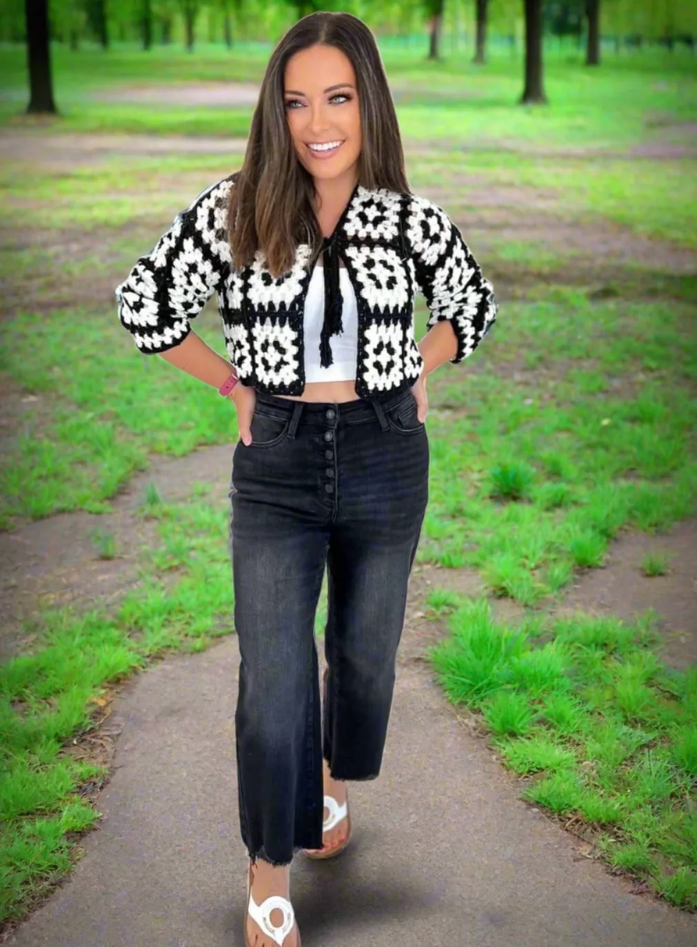JUDY BLUE- EBONY Cropped Jeans